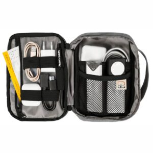 Hannah-travelcase-silver-open fyldt