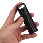 Polheim beholder sort i hånd